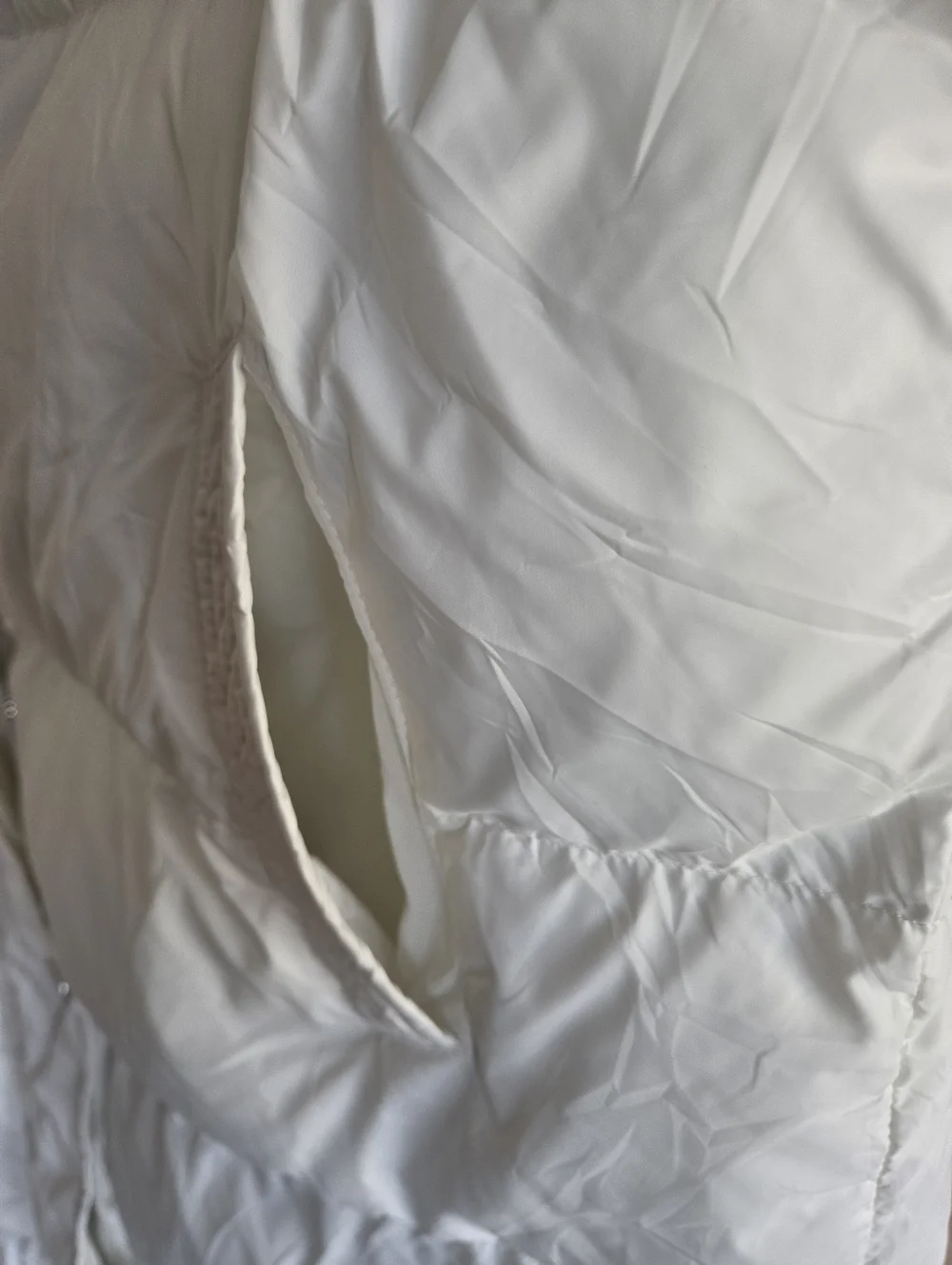 Avilego Long Puffer Sleeveles White Jacket Size L Nwt